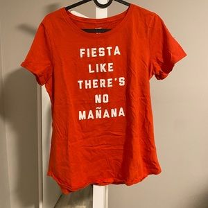 Red tee, old navy, medium size